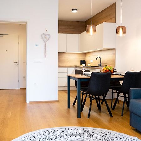 Masarykova Residence - Modern 1-Bedroom In City Center & Free Parking Ljubljana Bagian luar foto