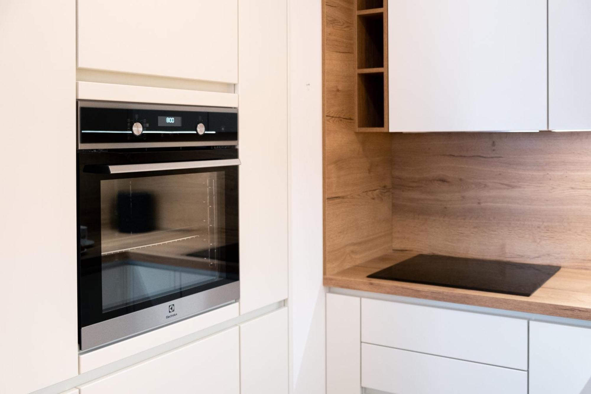 Masarykova Residence - Modern 1-Bedroom In City Center & Free Parking Ljubljana Bagian luar foto