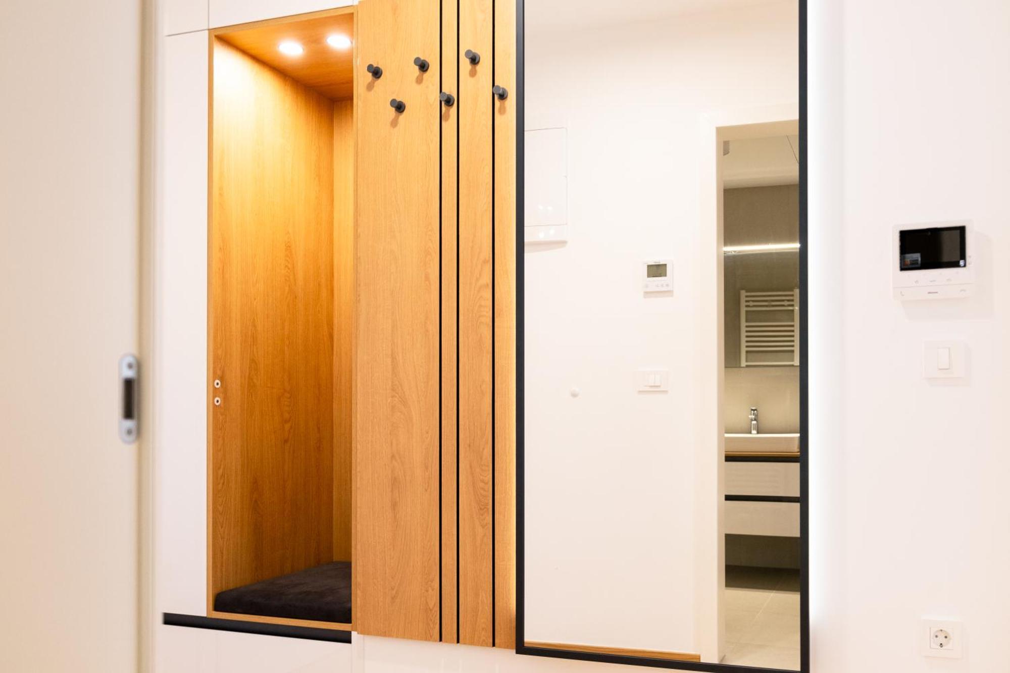 Masarykova Residence - Modern 1-Bedroom In City Center & Free Parking Ljubljana Bagian luar foto
